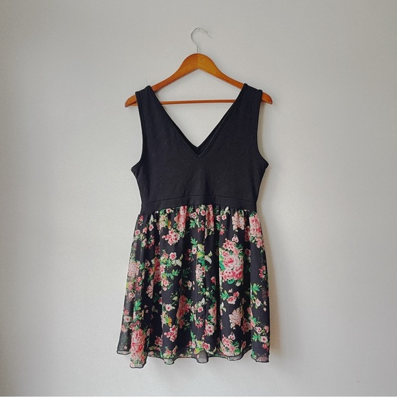 Vibe Sportswear Women's XL Black Floral Sleeveless A-Line Dress - Picture 4 of 5